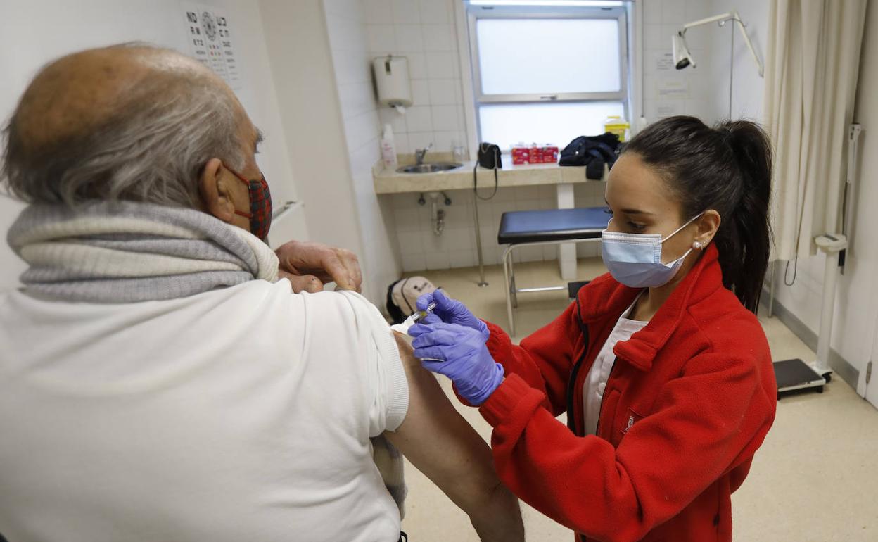 Los Palentinos De 60 A 70 Años Serán Vacunados De La Tercera Dosis En Una Nueva Carpa En El 4776